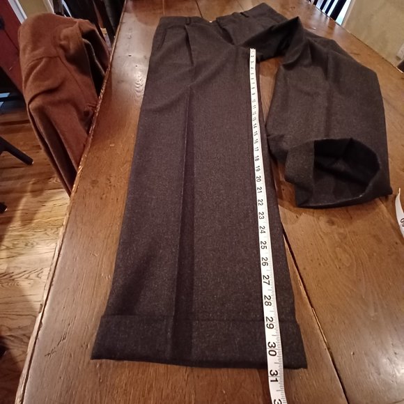 Mint Giorgio Armani Gray Flannel Wool and Cashmere Suit.  Size 42 - Picture 13 of 14